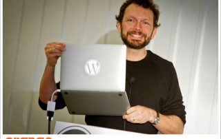 Truly custom Macbook logos! Take that, Apple!